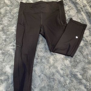 LULULEMON Leggings, cropped length with reflective side pocket